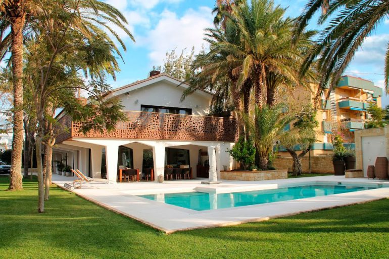 Luxuriöse Villa am Strand von Dénia Abbey Properties