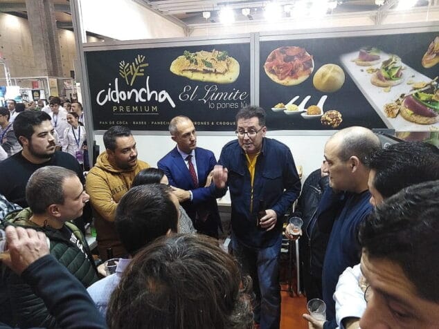 miquel ruiz en el estand de cidoncha