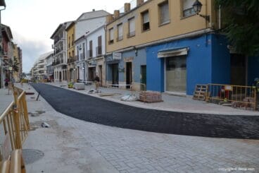 Nuevo asfaltado en la calle La Mar