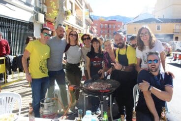 Participantes en el concurso de paellas del Oeste