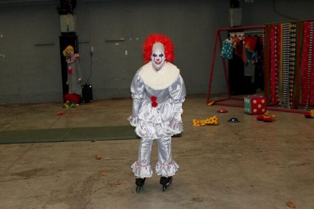 payasos en el tunel del terror