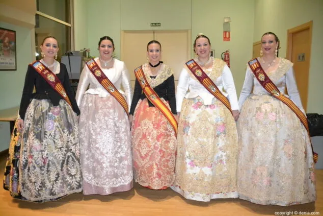 01 presentacion saladar 2019 amparo petrie y su corte de honor