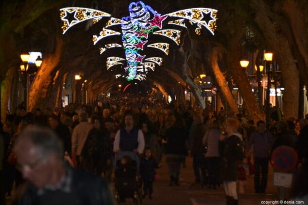 Dénia se pone guapa para dar la bienvenida a la Navidad con la 'Nit de la Llum' 6 03 nit de la llum denia 2018 calle campos