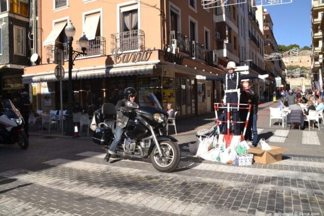 03 policia local solidaria donaciones de motoristas