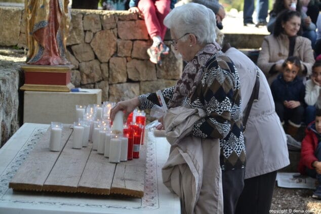 07 dia de santa lucia denia 2018 encendido de velas