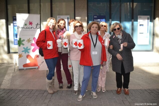 10 dia de la banderita denia 2018 amunt contra el cancer