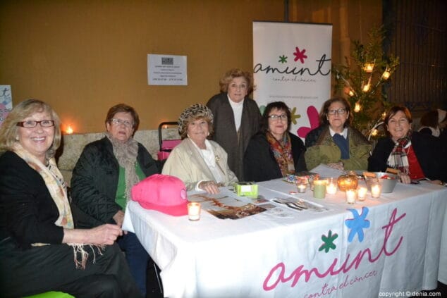 Dénia se pone guapa para dar la bienvenida a la Navidad con la 'Nit de la Llum' 13 10 nit de la llum denia 2018 amunt contra el cancer