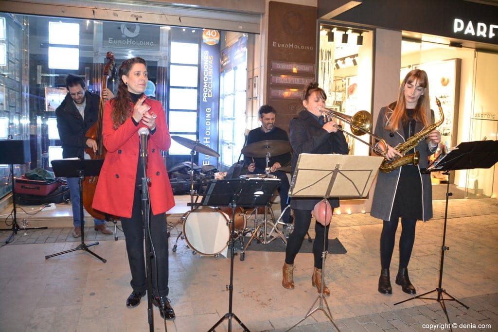 Dénia se pone guapa para dar la bienvenida a la Navidad con la 'Nit de la Llum' 2 17 nit de la llum denia 2018 musica en directo