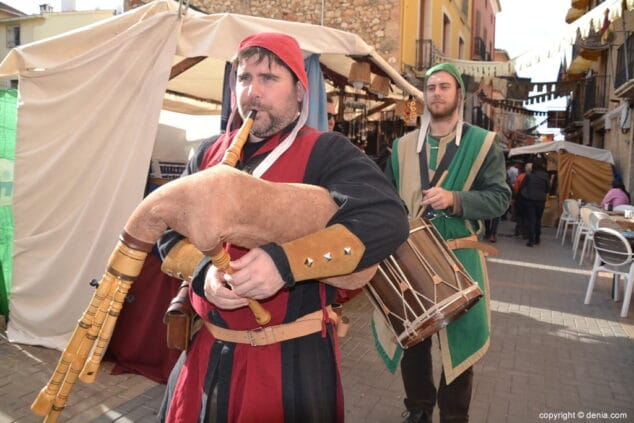 18 mercado medieval denia 2018 musicos