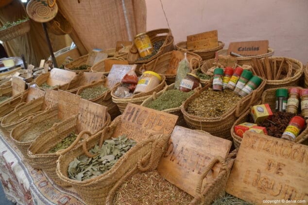 21 mercado medieval denia 2018 hierbas