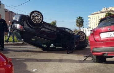 accidente en denia con un coche volcado