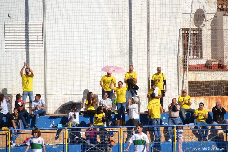 Afición dianense animando