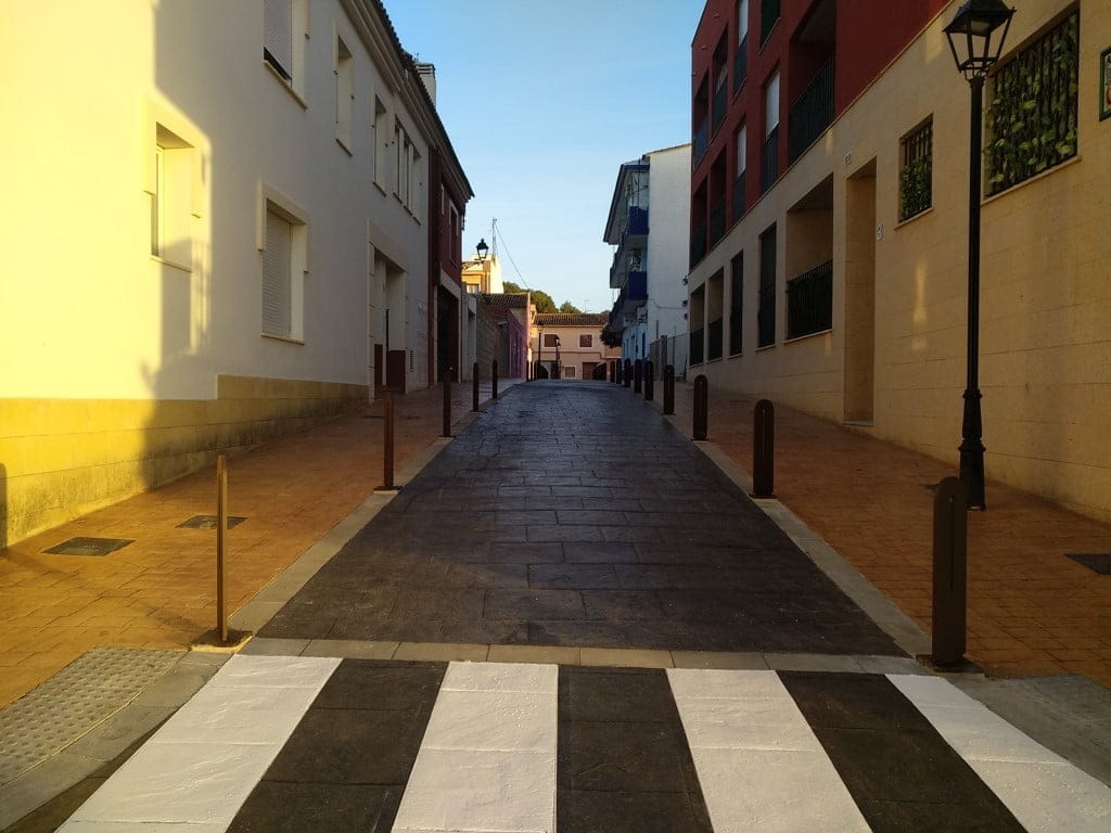 Jesús Pobre abre al tráfico la calle Lluna después de las obras de remodelación 1 calle lluna de jesus pobre