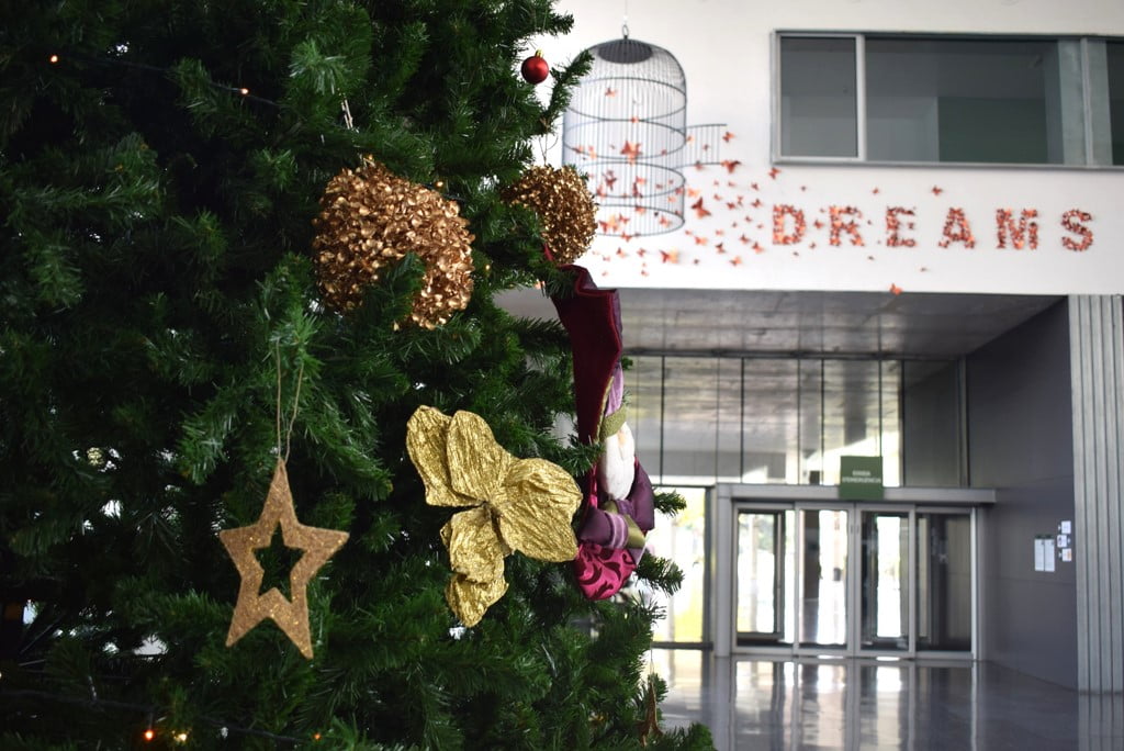 Decoración navideña en el Hospital de Dénia