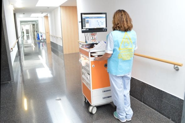 Las noticias más leídas de 2018 en Dénia.com 3 enfermera repartiendo medicacion en denia