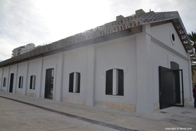 exterior de la antigua lonja de denia