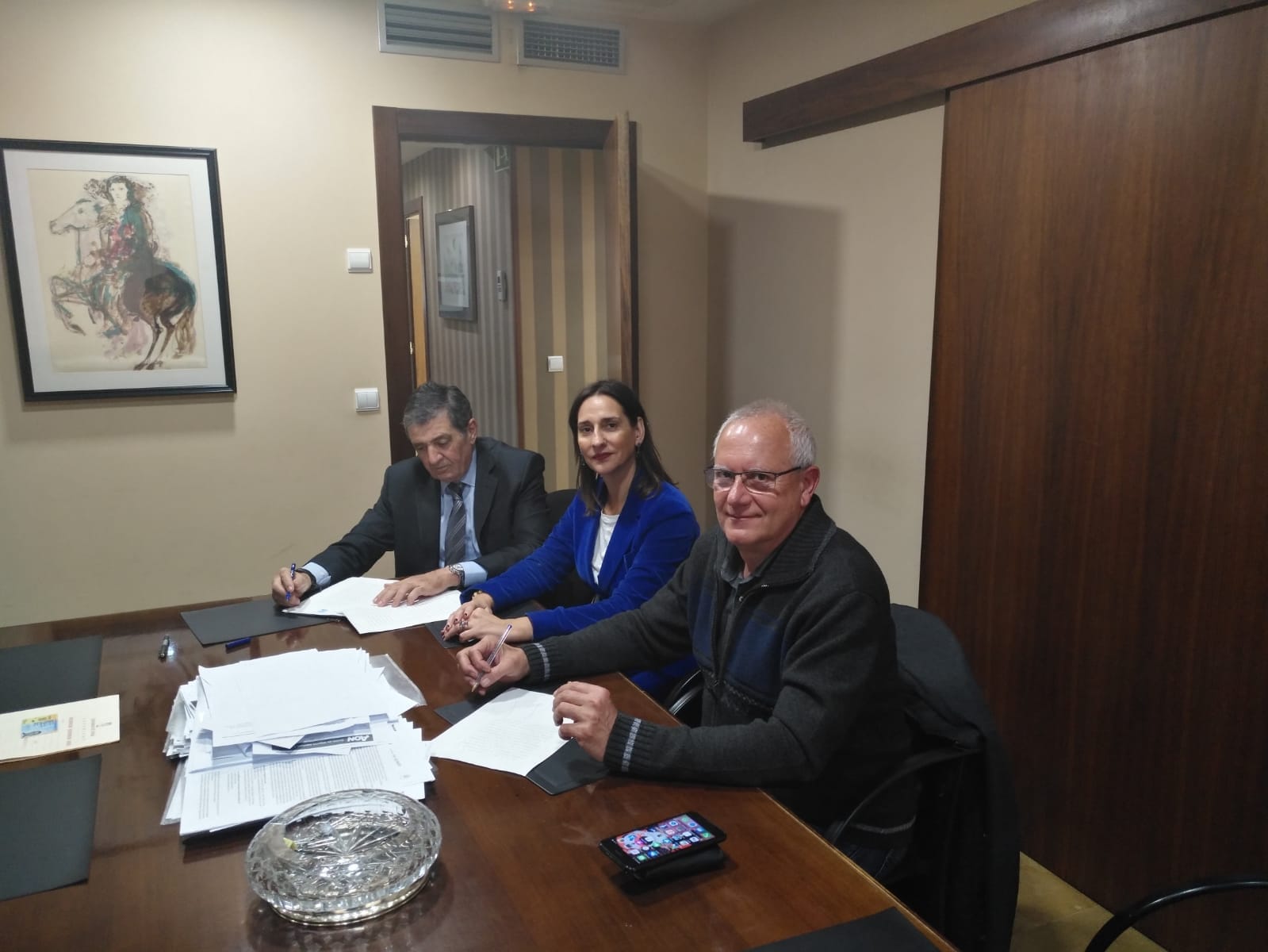 firma del acuerdo de compra del solar del antoguo ambulatorio