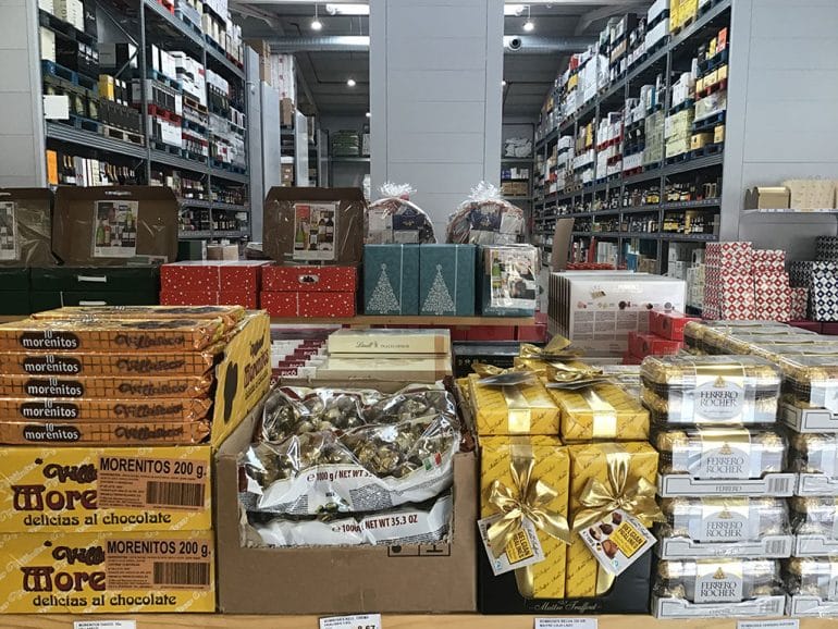 Gran surtido dulces navidadeños Puga Cash & Carry