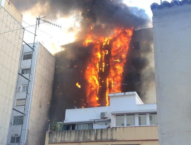incendio en un edificio de denia 1