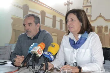 miguel llobell y pepa font durante el desayuno con los medios de comunicacion