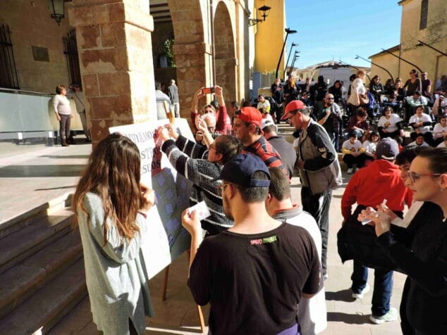 El mural de los deseos del colectivo con diversidad funcional: "Queremos que nos traten igual que al resto" 7 mural de los deseos de las personas con diversidad funcional