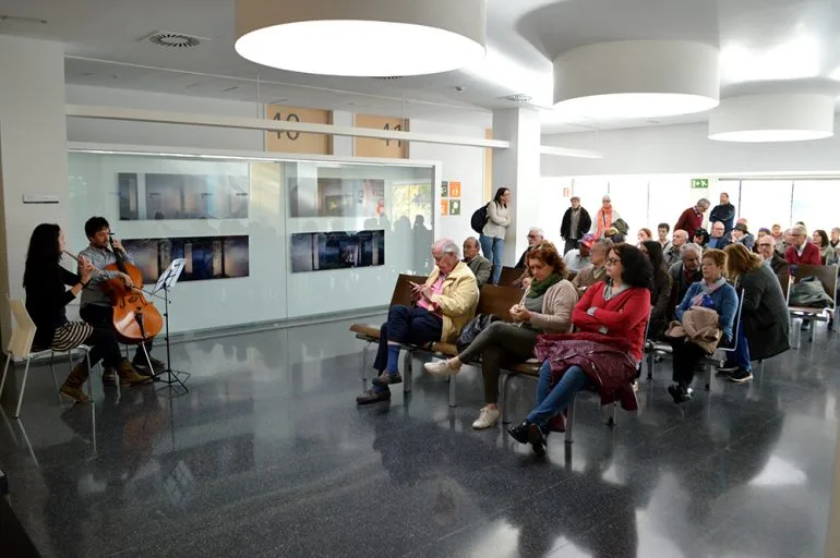 Música en directo en las consultas del Hospital de Dénia
