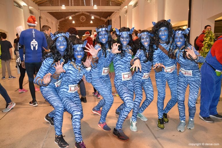 Original disfraces en la San Silvestre de Ondara