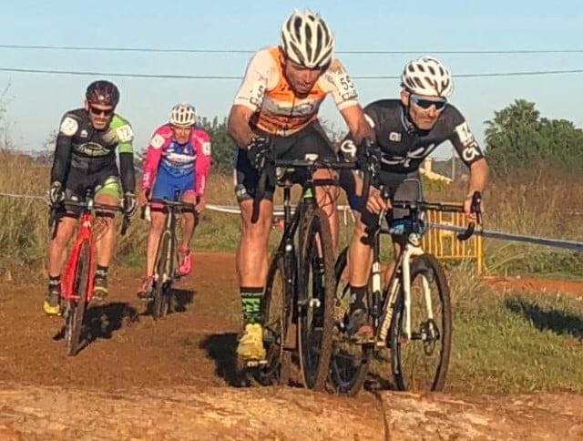 participantes en el ciclocross de la xara