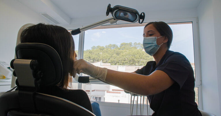 Servicios de odontología en Clínica Dr. Ballester