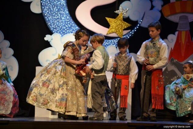 12 presentacion infantil oeste 2019 imposicion de banda