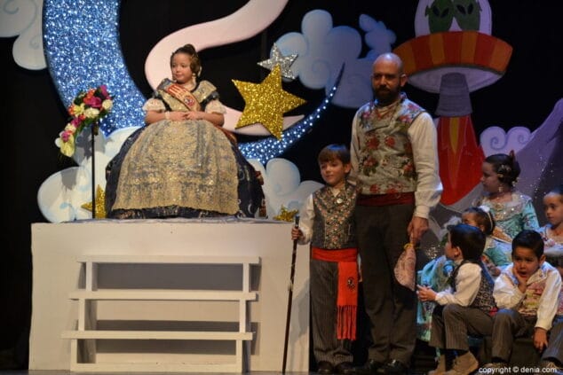 16 presentacion infantil oeste 2019 imposicion del distintivo de la falla