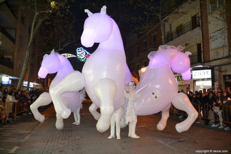 Cabalgata Reyes Magos Dénia 2019 - Caballos gigantes