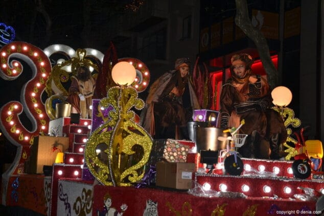 42 cabalgata reyes magos denia 2019 carroza de gaspar
