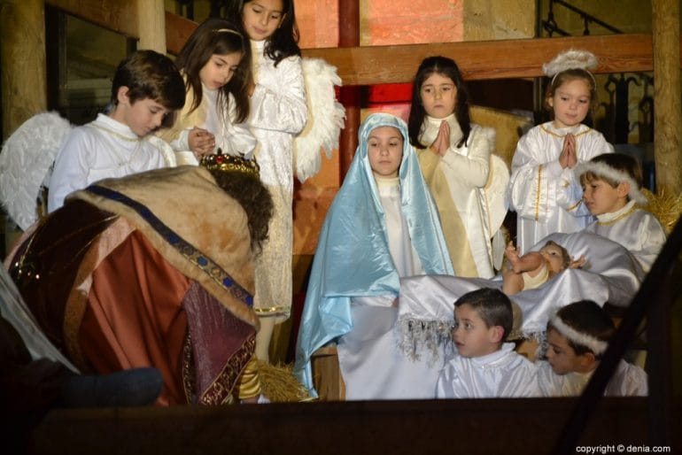 Cabalgata Reyes Magos Dénia 2019 - Adoración al niño Jesús