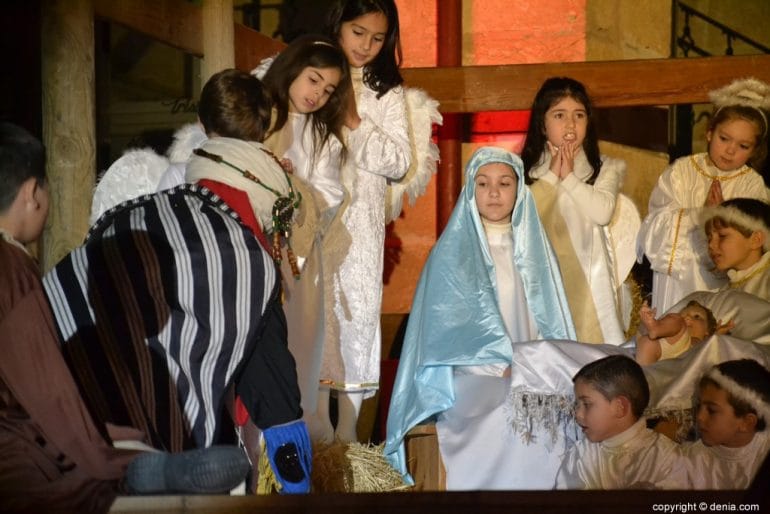 Cabalgata Reyes Magos Dénia 2019 - Adoración al niño Jesús
