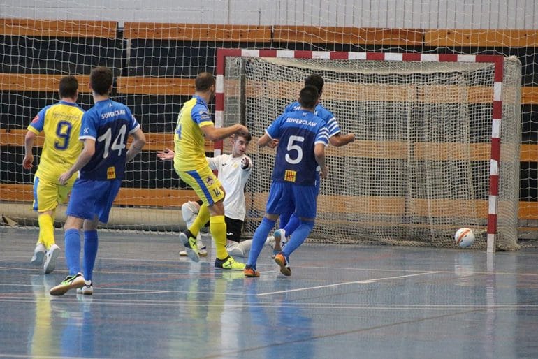Blai marcando un gol