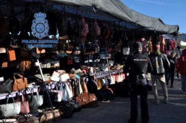 Detienen a 22 personas en el mercadillo de Dénia