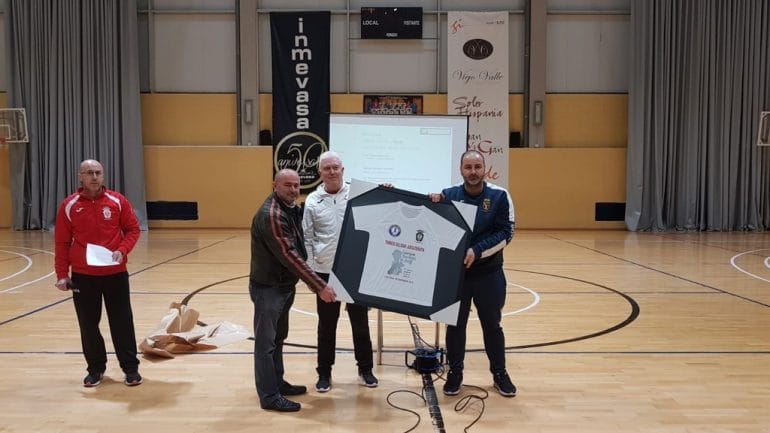 Equipos de Dénia participan en el torneo benéfico