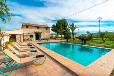 fantastica finca con piscina aguila rent a villa