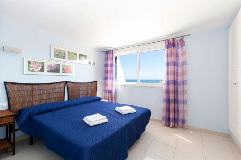 Habitación con ventana al mar Quality Rent a Villa