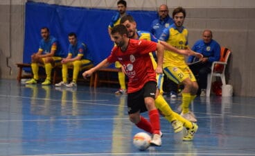 jugador del ye faki con el balon