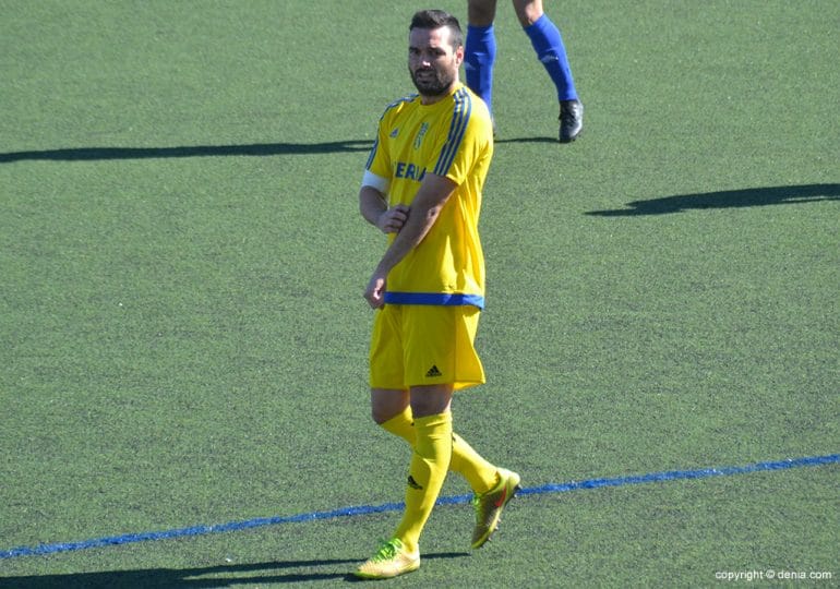 Luis Domenech en un partido con el Dénia