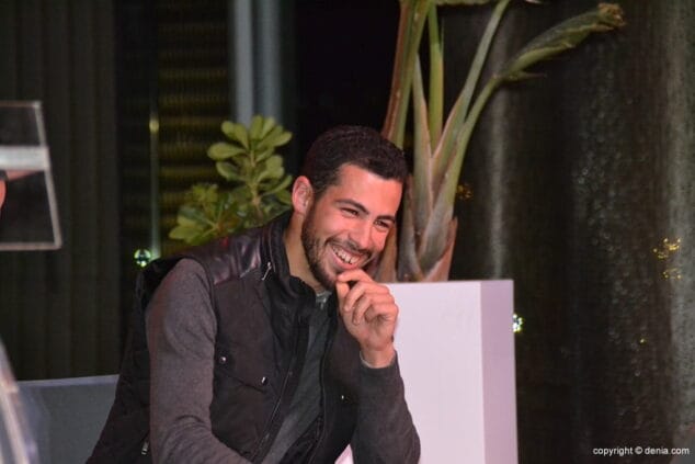 nizar lakhlifi en el escenario