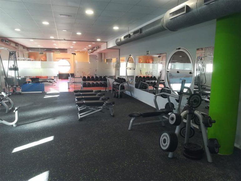 Sala fitness mejorada Centro Deportivo Dénia