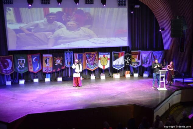 La FEMMICC homenajea a Paco Muñoz y al músico dianense Josep Marí en la presentación de capitanas durante los actos del Mig Any 2019 11 05 presentacion de capitanas mig any 2019 josep mari