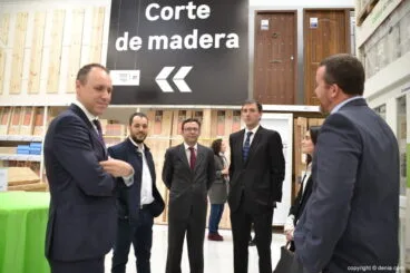 Leroy Merlín Compact Ondara – autoridades en la inauguración