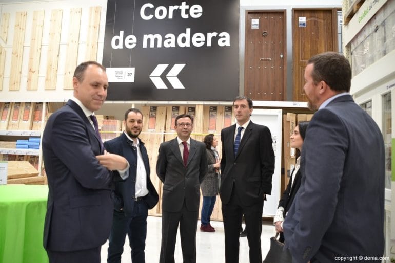 Leroy Merlín Compact Ondara - autoridades en la inauguración