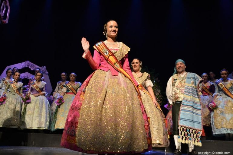 Presentación Campaments 2019 - Amparo Petrie Fernández