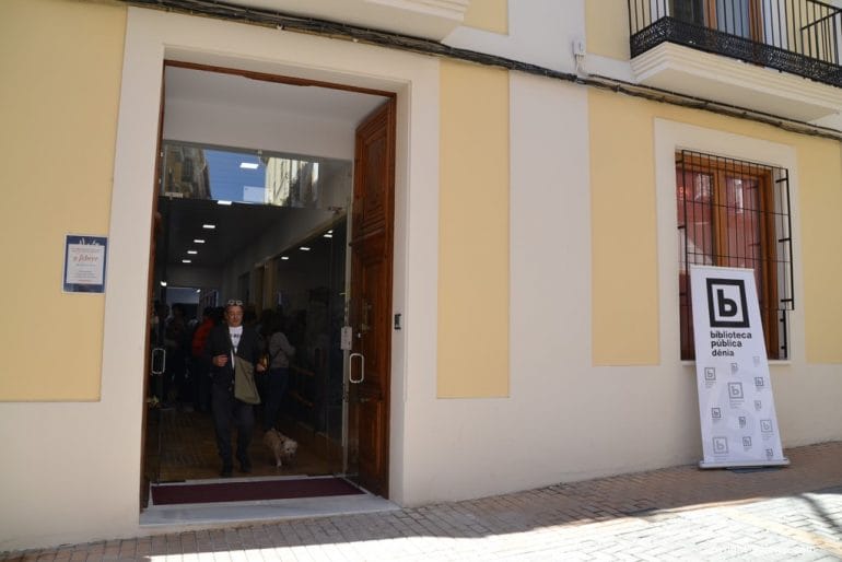 Inauguración nueva biblioteca Dénia - entrada