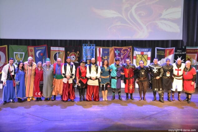 La FEMMICC homenajea a Paco Muñoz y al músico dianense Josep Marí en la presentación de capitanas durante los actos del Mig Any 2019 34 28 presentacion de capitanas mig any 2019 primers tro 2019